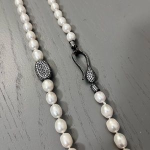 Handmade pearl necklace